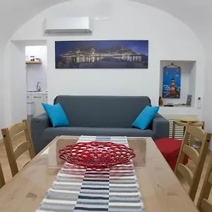 https://le-sirene-holiday-house.hotels-amalfi.com